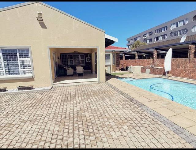 3 BEDROOM HOUSE FOR SALE IN OVERPORT